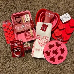 Heart Themed Baking Set NWT